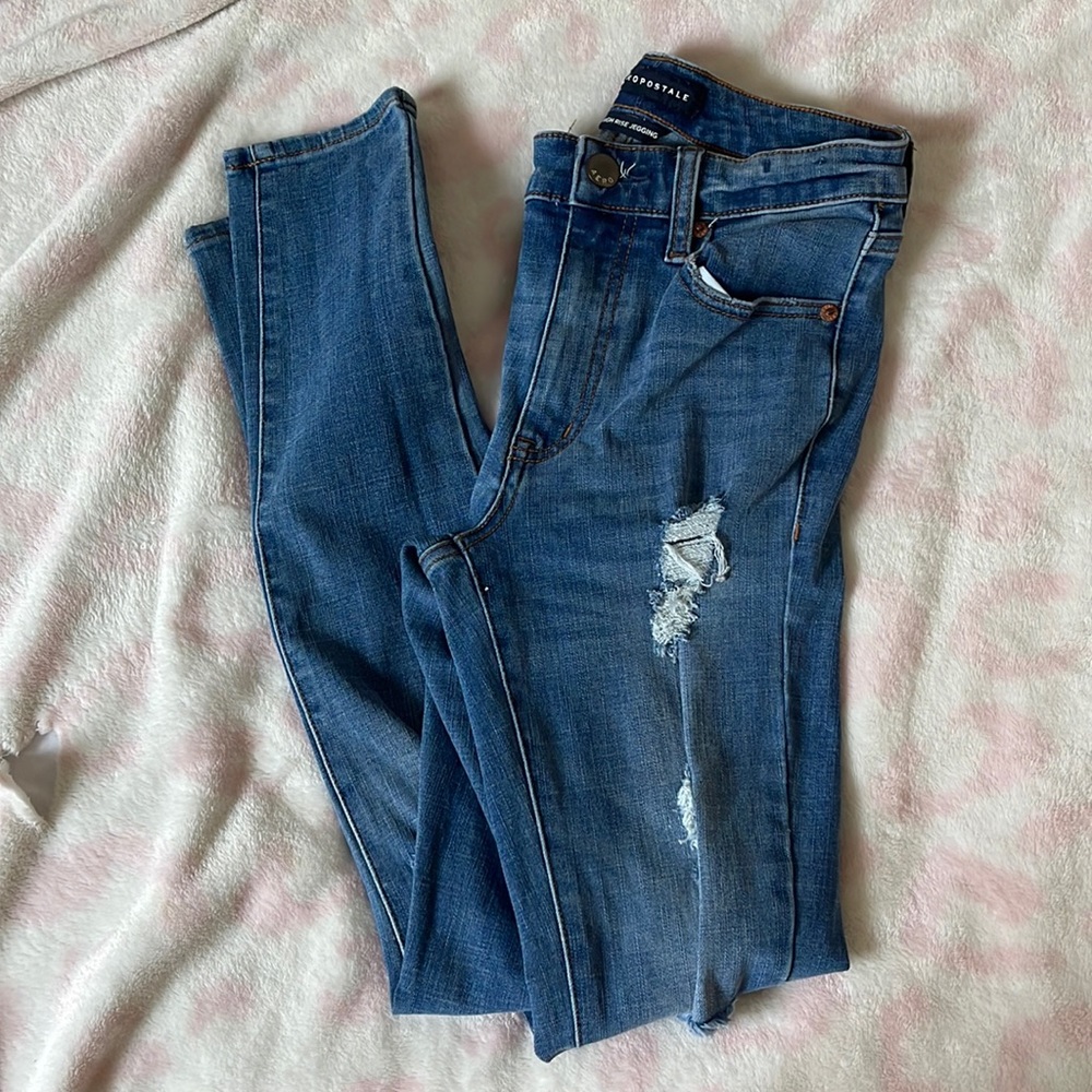 Aeropostale high rise jeggings.  2 Regular.